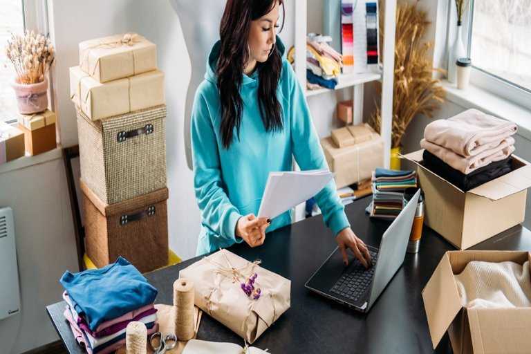 Australian Retailers Turn to E-Commerce for Growth